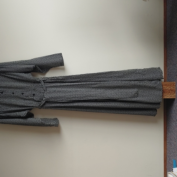 NWT H&M conscious brand long sleeved maxi dress. - Picture 2 of 4